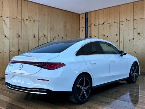 Mercedes-Benz CLA  180 con tecnologia hibrida