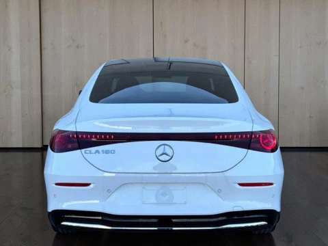 Mercedes-Benz CLA  180 con tecnologia hibrida