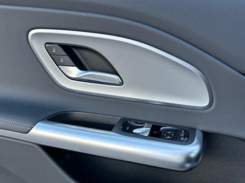 Mercedes-Benz CLA  180 con tecnologia hibrida