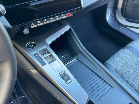 Peugeot 408 408 Allure HYBRID 136 eDCS6