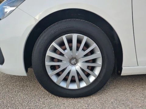 Peugeot 308 5p Business Line BlueHDi 73KW (100CV)