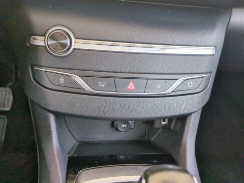 Peugeot 308 5p Business Line BlueHDi 73KW (100CV)