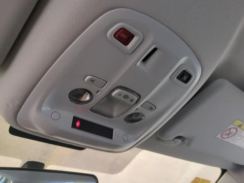 Peugeot 308 5p Business Line BlueHDi 73KW (100CV)