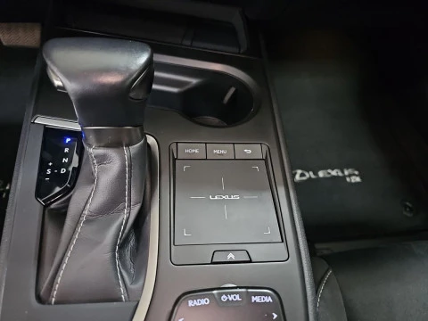 Lexus UX 2.0 250h Premium
