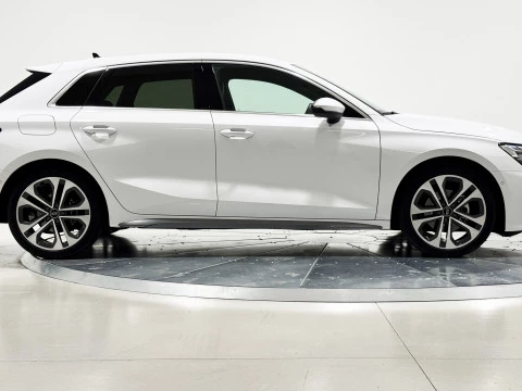 Audi A3 Sportback Black line 35 TFSI 110kW S tro