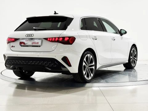 Audi A3 Sportback Black line 35 TFSI 110kW S tro