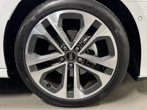 Audi A3 Sportback Black line 35 TFSI 110kW S tro