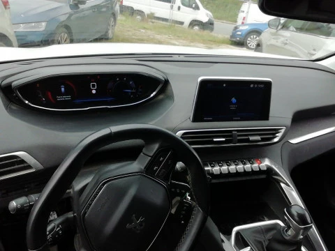 Peugeot 5008 Allure 1.5L BlueHDi 96kW (130CV) S&S