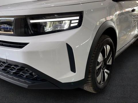 Opel Frontera 1.2T XHT Hybrid eDCT6 100kW Edition