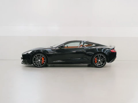 Aston Martin Vanquish  V12 Coupe