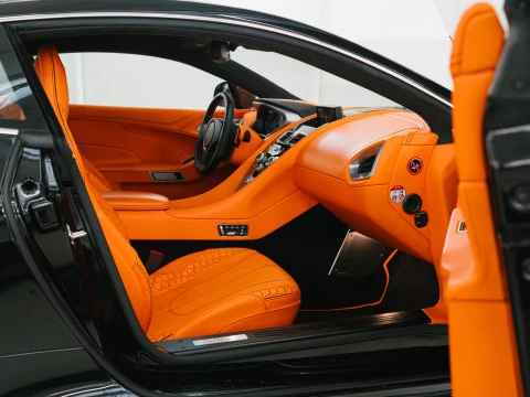 Aston Martin Vanquish  V12 Coupe