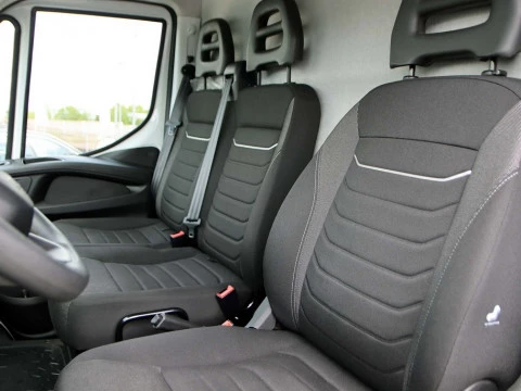 Iveco DAILY 3.0 T 40C 14N V 3520L/H3 13.4 M3 CNG 4P