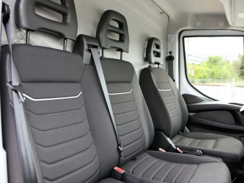 Iveco DAILY 3.0 T 40C 14N V 3520L/H3 13.4 M3 CNG 4P