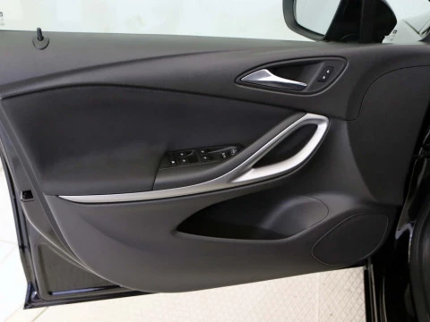 Opel ASTRA 1.2T SHL 81KW EDITION 5P