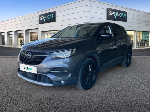 Opel Grandland X 1.2 Turbo Design & Tech