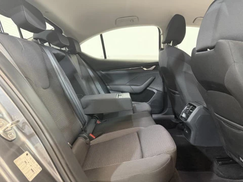 Skoda Octavia 1.5 TSI m-HEV Selection DSG 110 kW (150 CV)