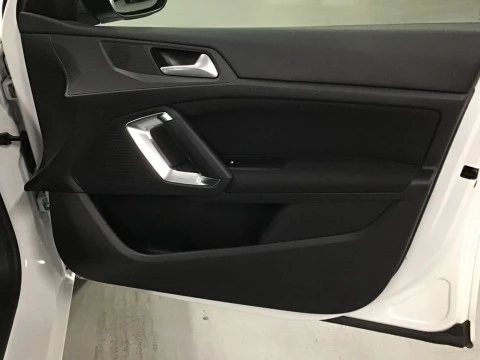 Peugeot 308 5P Active Pack Puretech 110 S&S MAN