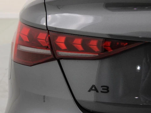 Audi A3 2.0 35 TDI S TRONIC BLACK LINE 150 4P