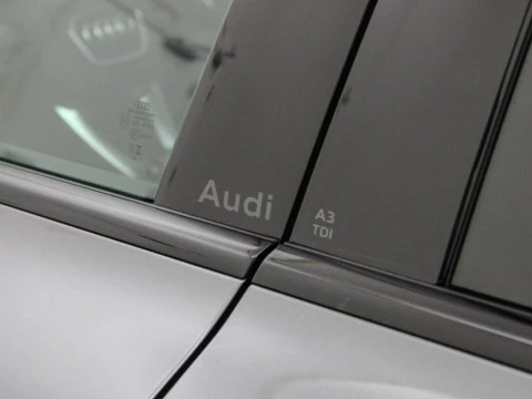 Audi A3 2.0 35 TDI S TRONIC BLACK LINE 150 4P