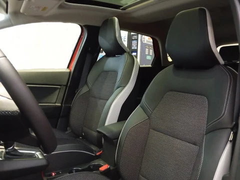 Renault Captur  Hibrido Enchufable  E-TECH Hibrido Enchufable Fast Track 117kW