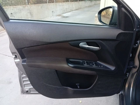 Fiat Tipo 5P 1.4 Fire 70kW (95CV) Lounge