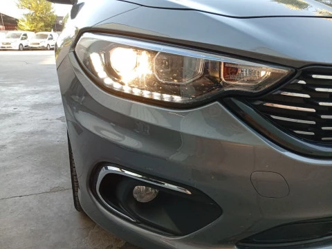 Fiat Tipo 5P 1.4 Fire 70kW (95CV) Lounge