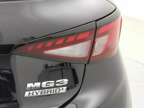MG3 1.5 HEV LUXURY MY25.5 195 5P