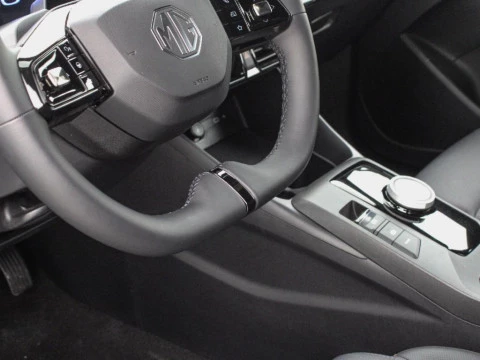 MG3 1.5 HEV LUXURY MY25.5 195 5P