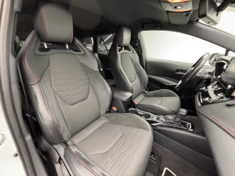 Toyota Corolla 2.0 180H ADVANCE 17