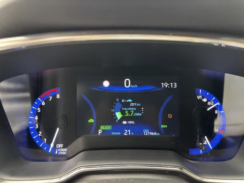 Toyota Corolla 2.0 180H ADVANCE 17