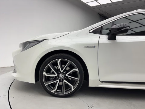 Toyota Corolla 2.0 180H ADVANCE 17