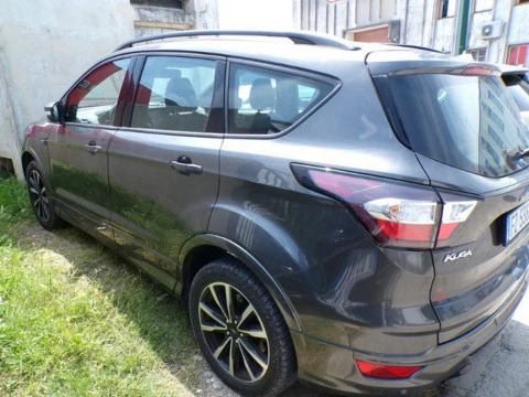 Ford Kuga 2.0 TDCi 110kW 4x4 ST-Line Powers.