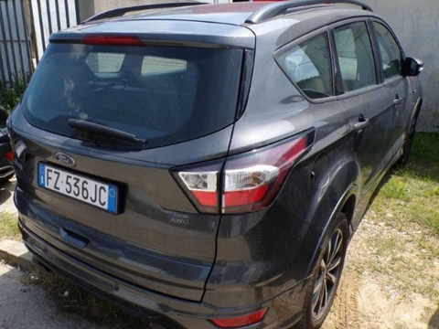 Ford Kuga 2.0 TDCi 110kW 4x4 ST-Line Powers.