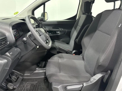 Toyota Proace City - MY25 GX COMBI N1 L2 1.5D 75kW 6MT