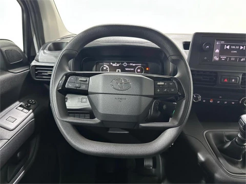 Toyota Proace City - MY25 GX COMBI N1 L2 1.5D 75kW 6MT