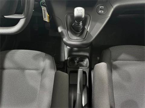 Toyota Proace City - MY25 GX COMBI N1 L2 1.5D 75kW 6MT