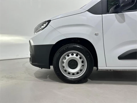 Toyota Proace City - MY25 GX COMBI N1 L2 1.5D 75kW 6MT