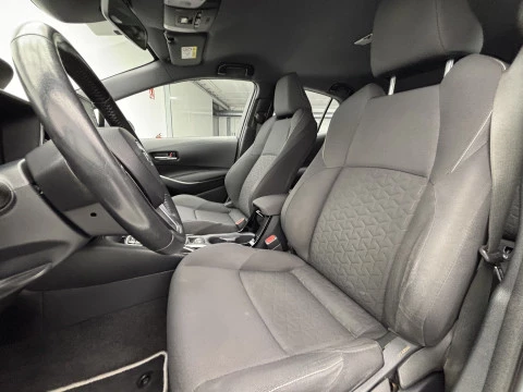 Toyota Corolla 1.8 125H BUSINESS PLUS E-CVT