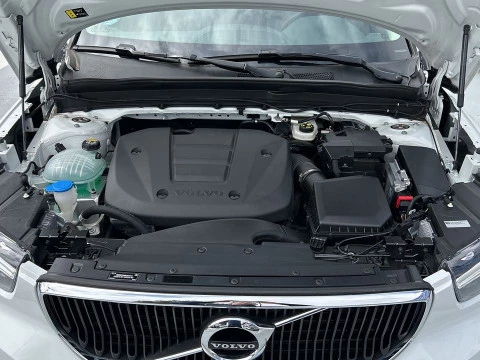 Volvo XC40 1.5 T2 MOMENTUM CORE AUTO 5P