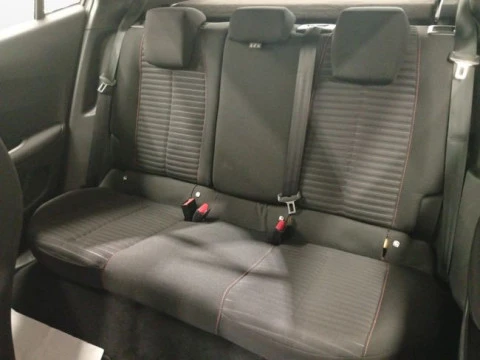 Peugeot 2008 Active BlueHDI 81kW (110CV)