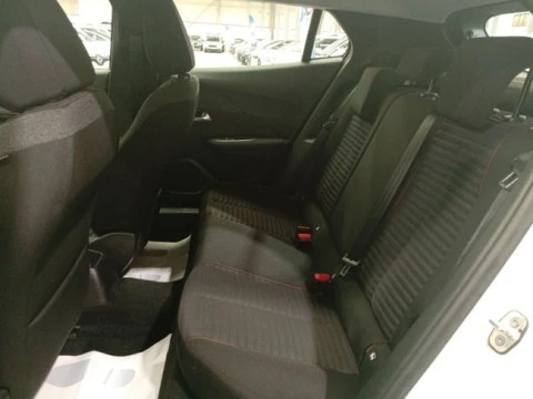 Peugeot 2008 Active BlueHDI 81kW (110CV)