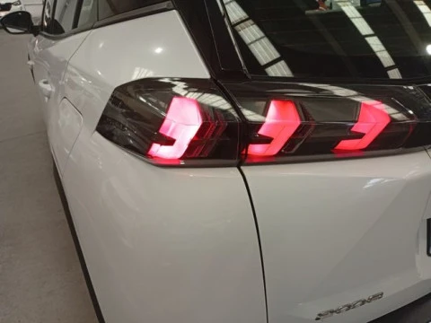 Peugeot 2008 Active BlueHDI 81kW (110CV)