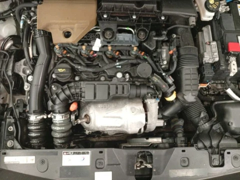 Peugeot 2008 Active BlueHDI 81kW (110CV)