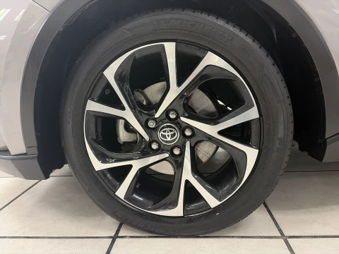 Toyota C-HR 1.8 125H Advance 90 kW (122 CV)