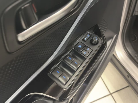 Toyota C-HR 1.8 125H Advance 90 kW (122 CV)