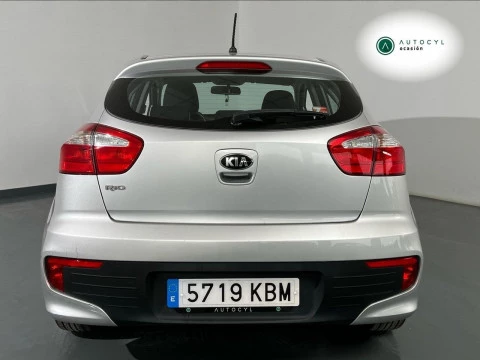 Kia Rio 1.2 CVVT 62kW (84CV) Concept