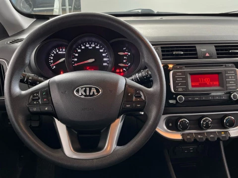 Kia Rio 1.2 CVVT 62kW (84CV) Concept