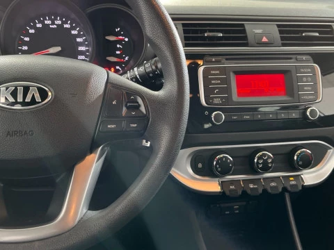 Kia Rio 1.2 CVVT 62kW (84CV) Concept