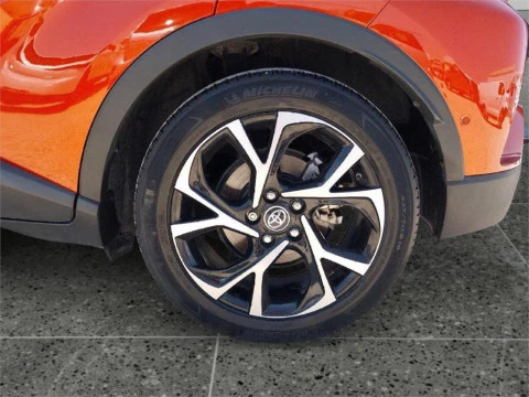 Toyota C-HR 5P Advance 180H e-CVT