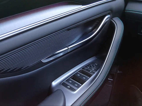 BYD SEAL U DM-i Comfort 160 kW (218 CV)